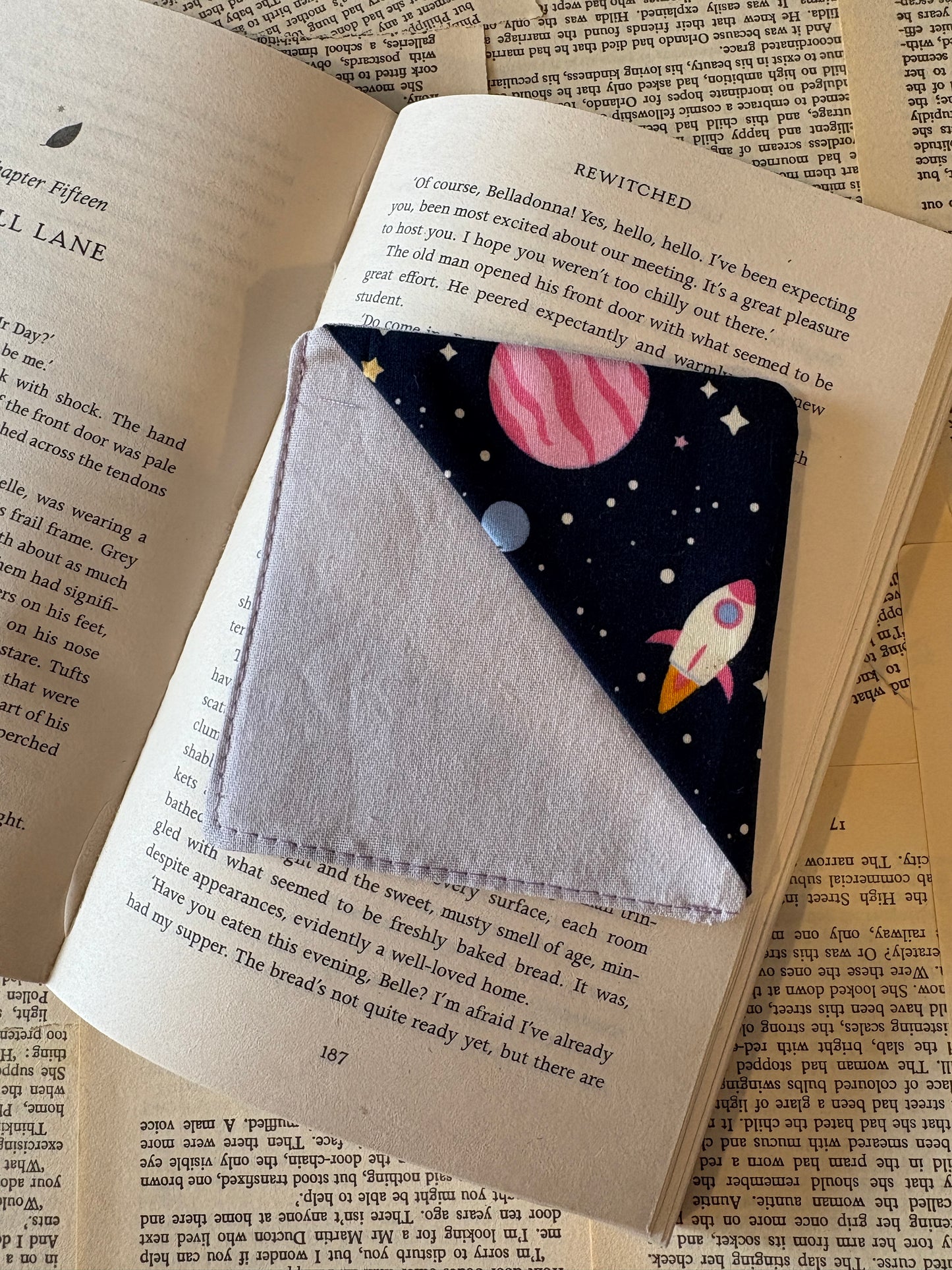 Space corner book mark