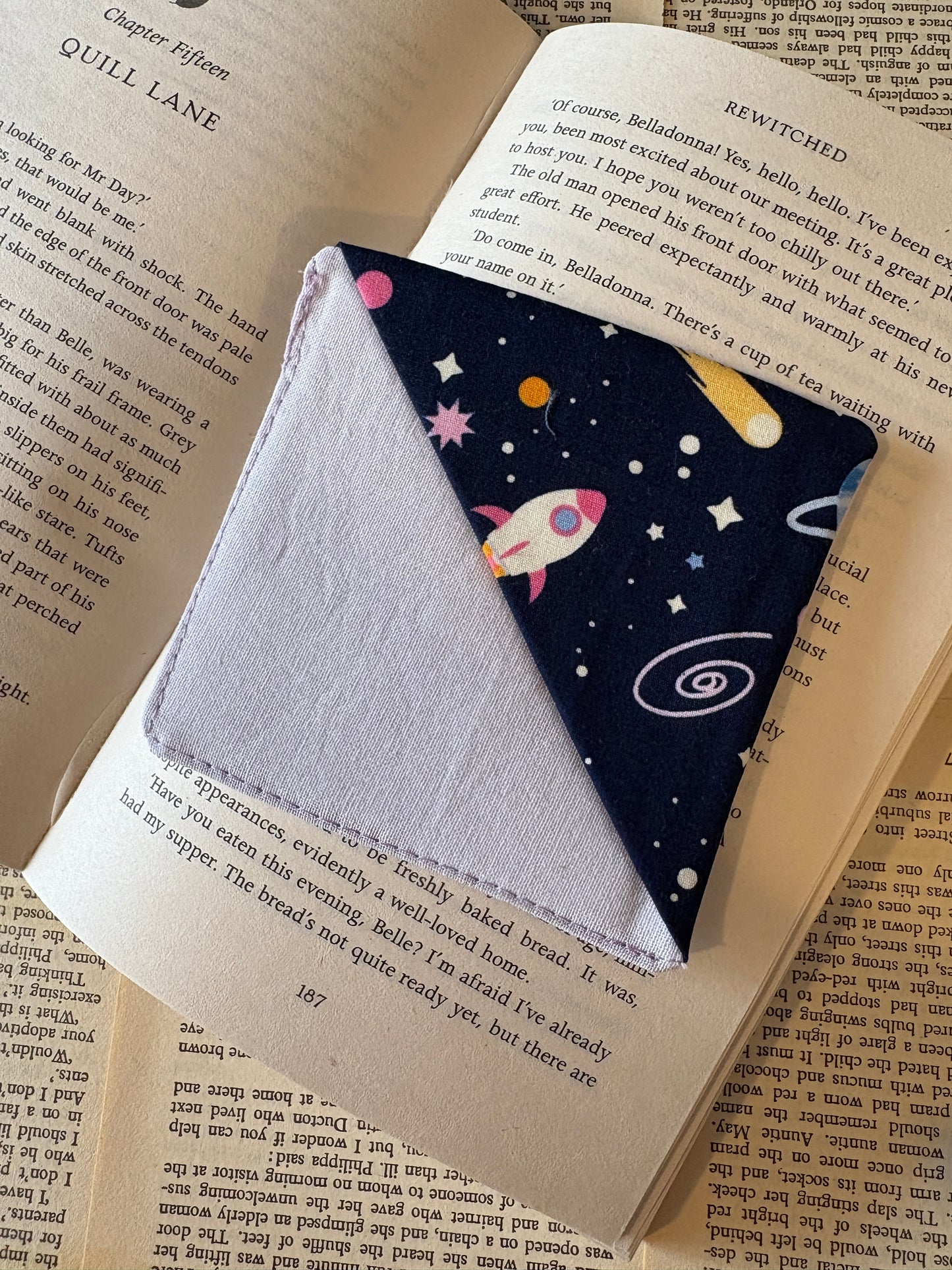 Space corner book mark