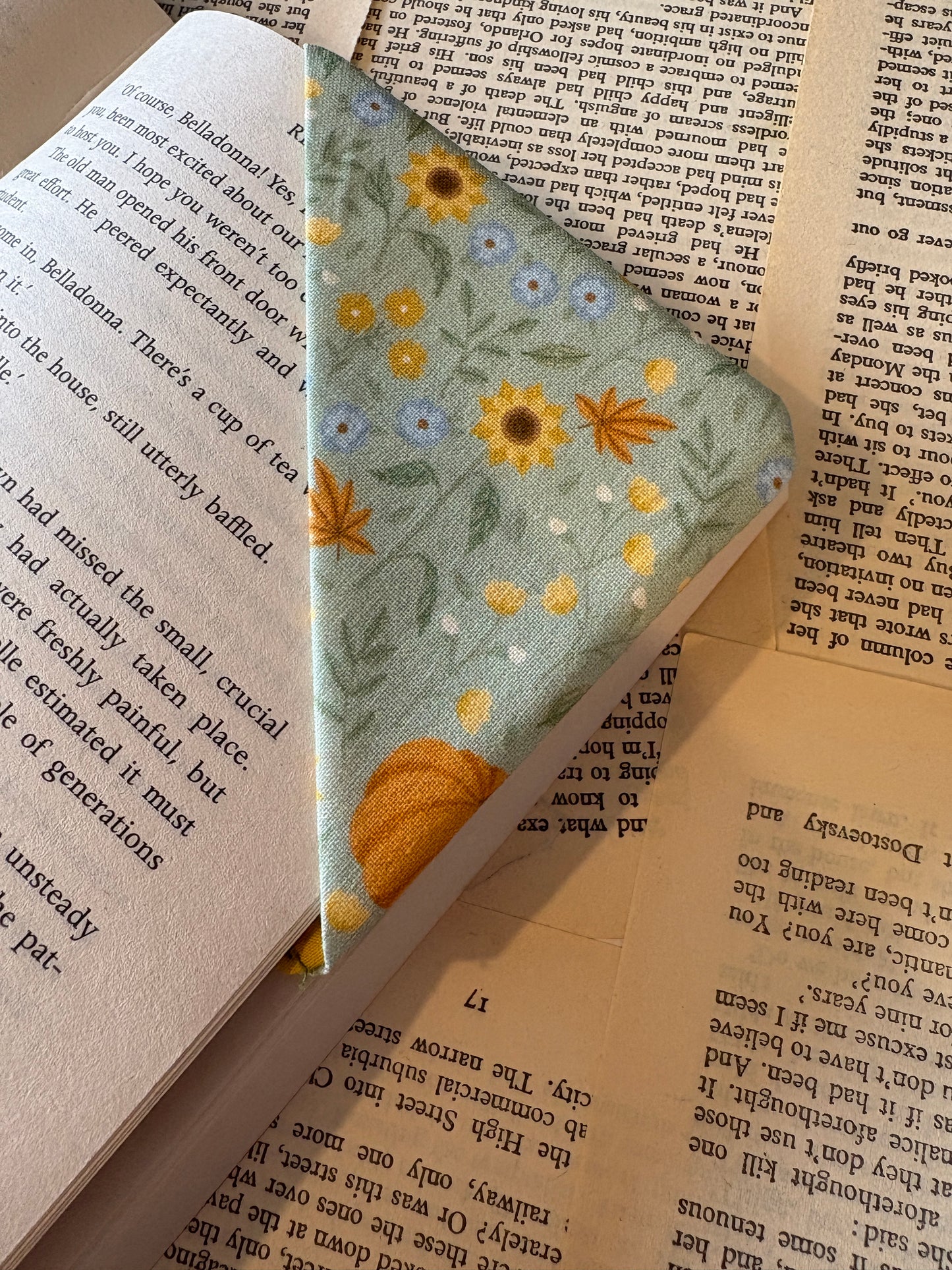Autumn floral corner book mark