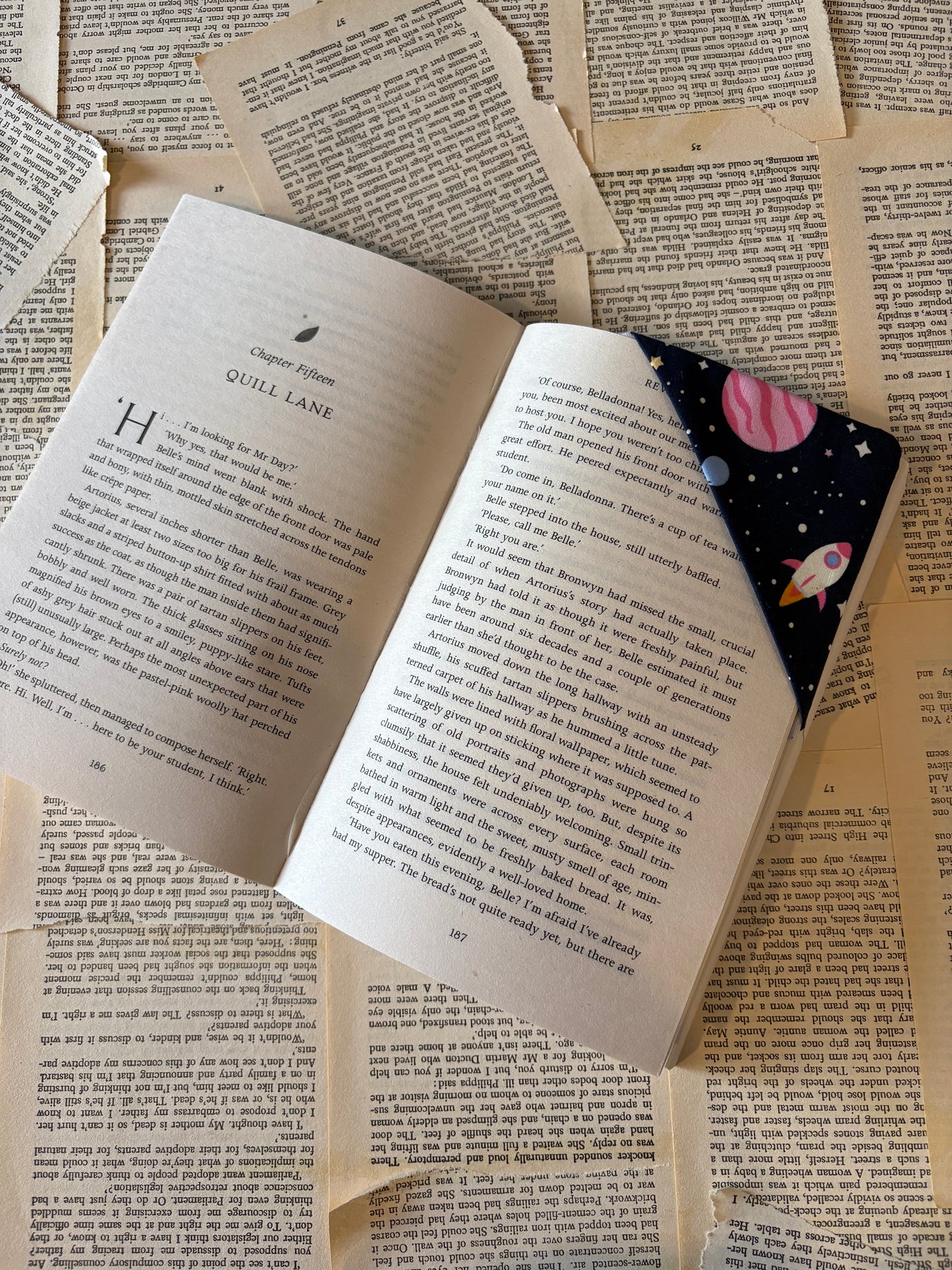 Space corner book mark